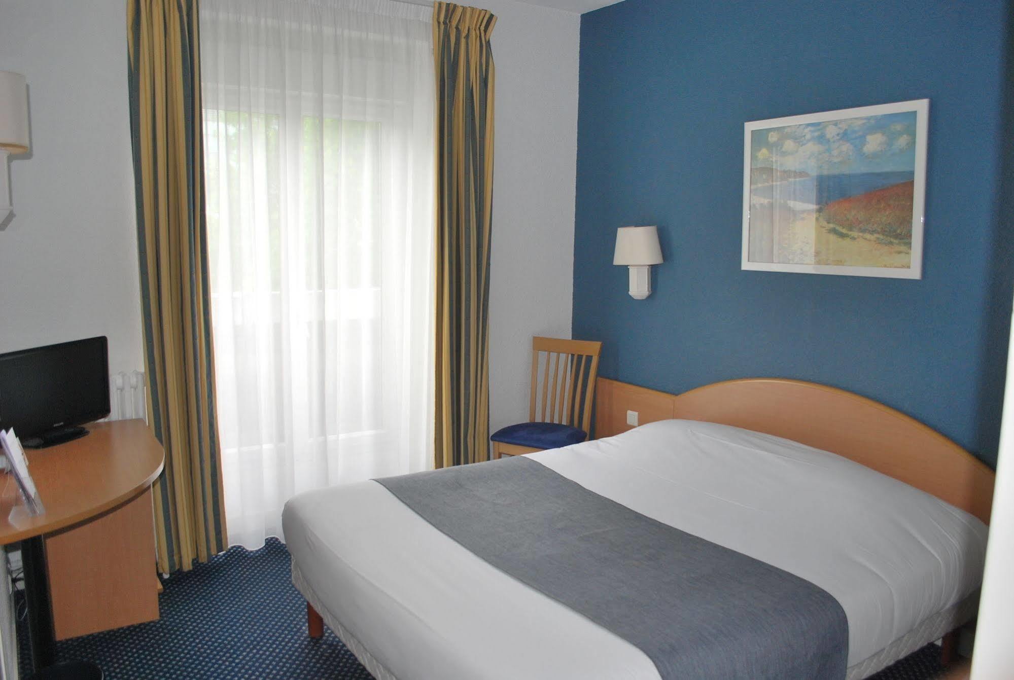 Hotel Le Progres Angers Exterior foto